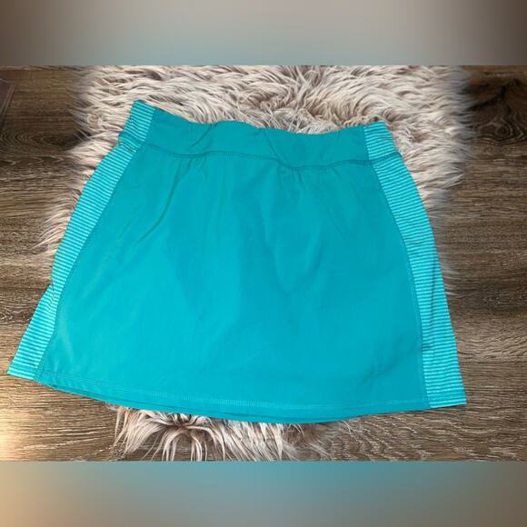 Soybu women’s skirt with built in shorts - Picture 2 of 10
